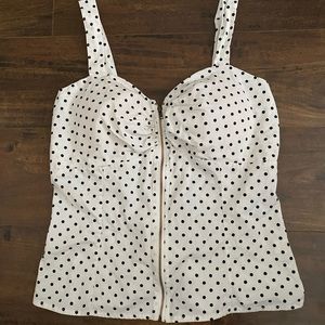 Very pretty zippier up women’s tank top